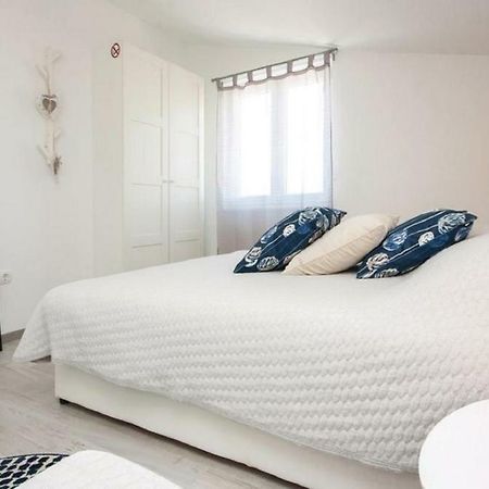 Apartmani Riva Rogoznica  Ngoại thất bức ảnh