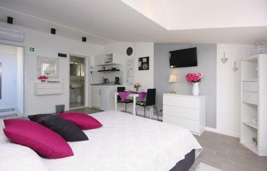 Apartmani Riva Rogoznica  Ngoại thất bức ảnh
