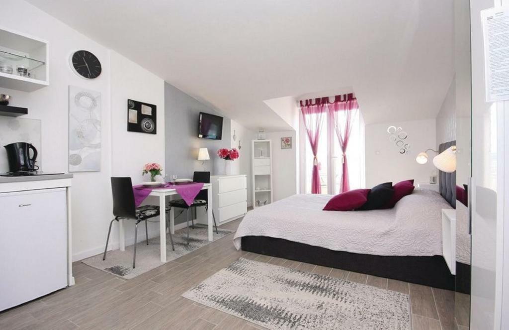 Apartmani Riva Rogoznica  Ngoại thất bức ảnh