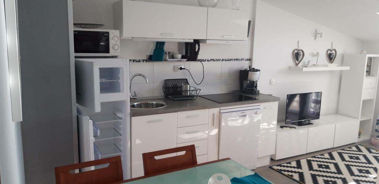 Apartmani Riva Rogoznica  Ngoại thất bức ảnh