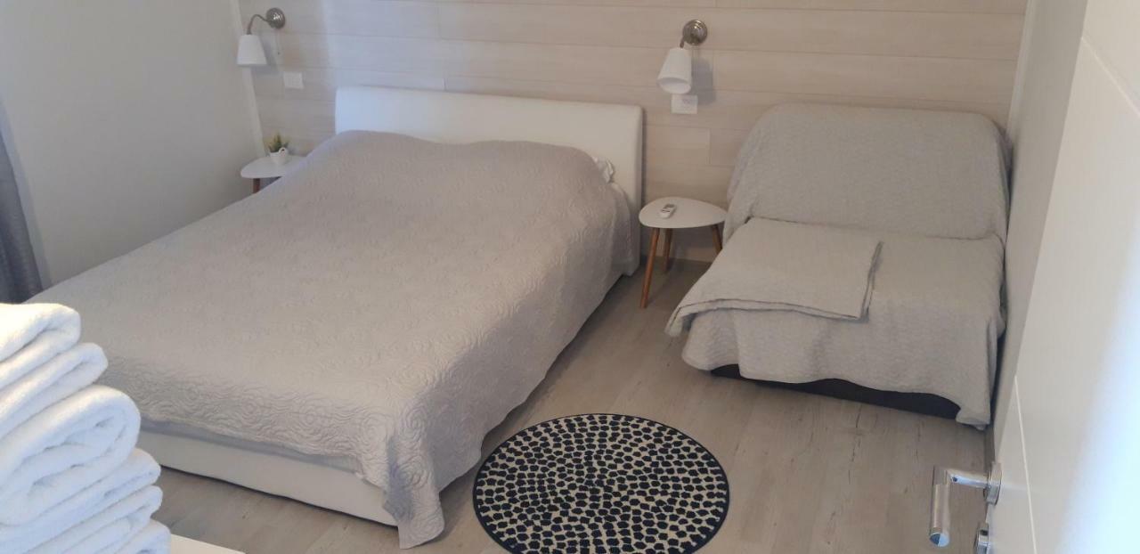Apartmani Riva Rogoznica  Ngoại thất bức ảnh
